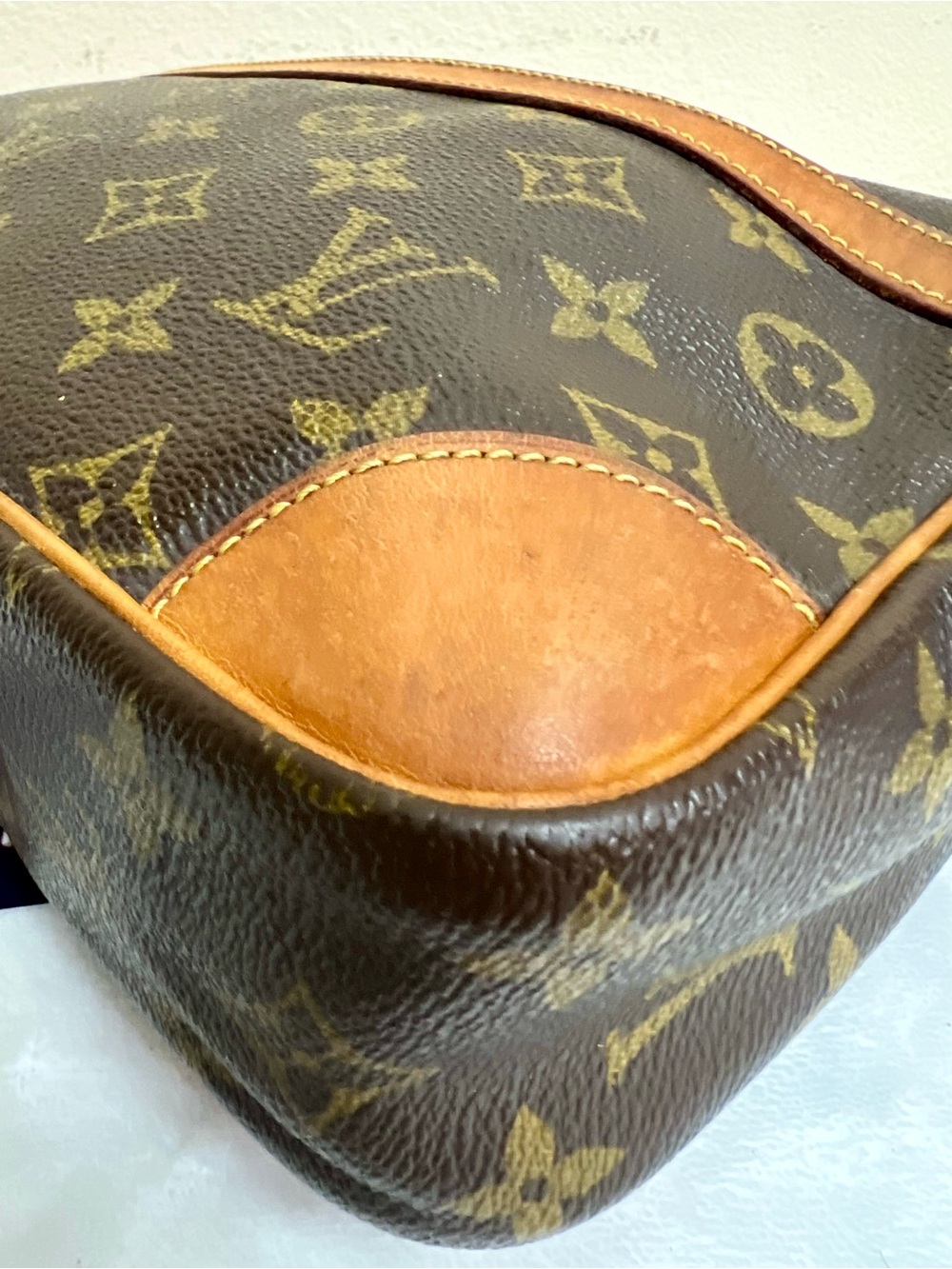AUTH LOUIS VUITTON COMPIEGNE 28 CLUTCH - Picture 12 of 16